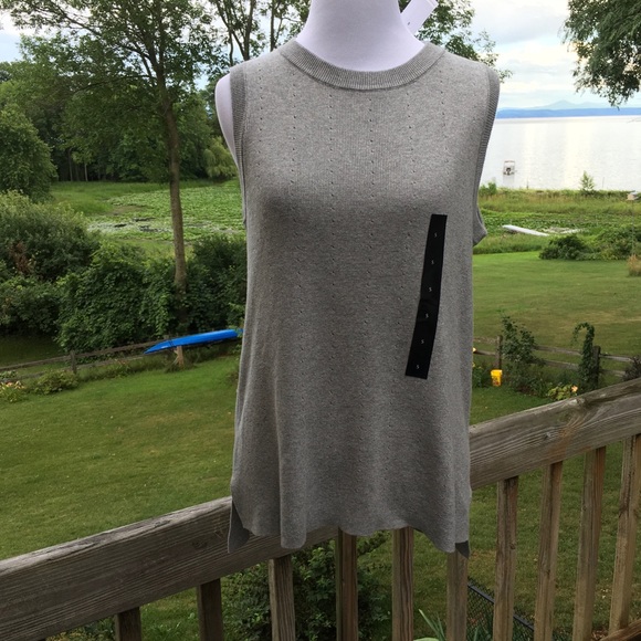 Banana Republic Sweater Tank - Picture 2 of 8